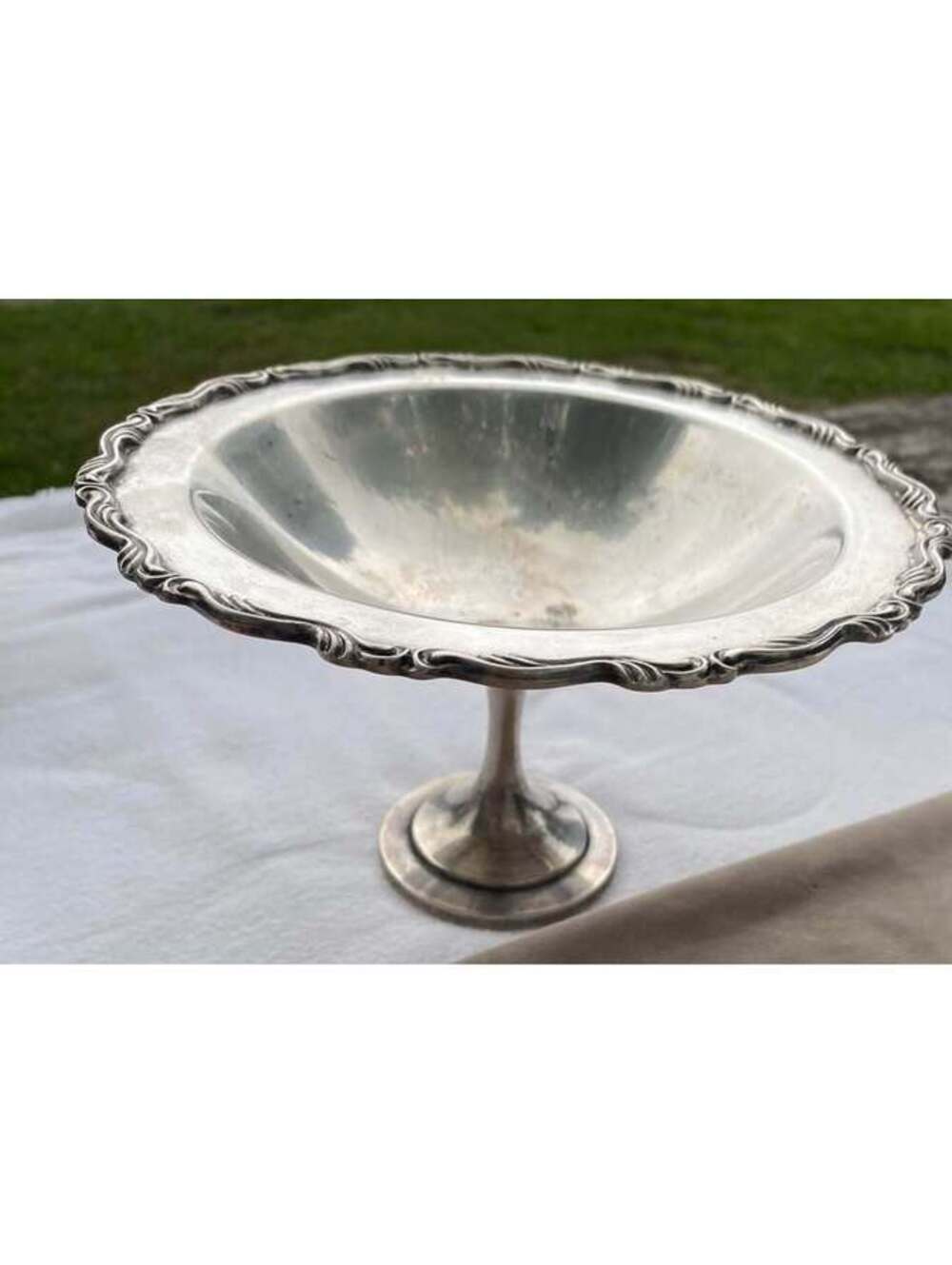 Oneida Silver-Plated Pedestal Compote Bowl